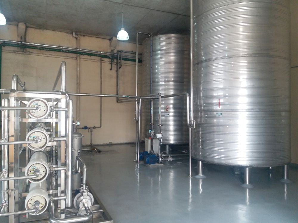廣(guang)東某某(mou)酒廠30m3ph純水係統